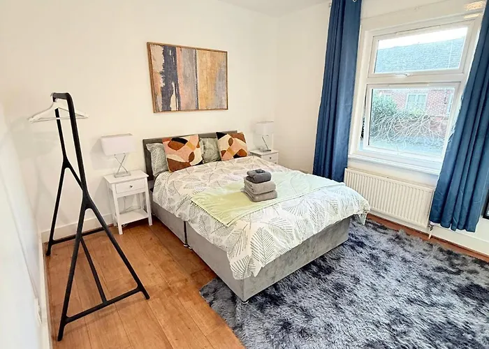 Cricklewood Broadway Guest Home