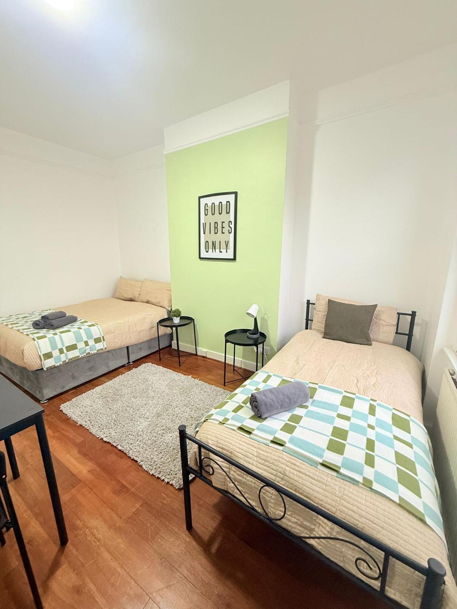 Cricklewood Broadway Guest Apartment *